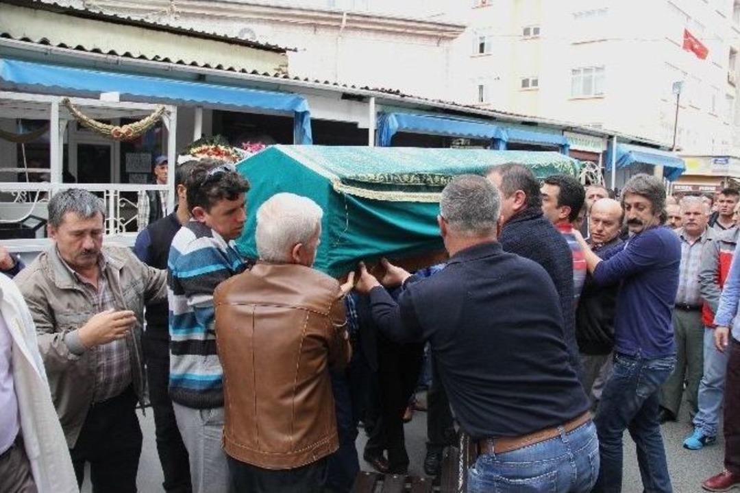 Halı Sahada Ma&ccedil; Yaparken Kalp Krizi Ge&ccedil;irip &Ouml;ld&uuml;