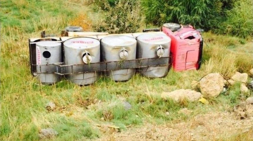 S&uuml;t Tankeri U&ccedil;uruma Yuvarlandı: 1 Yaralı