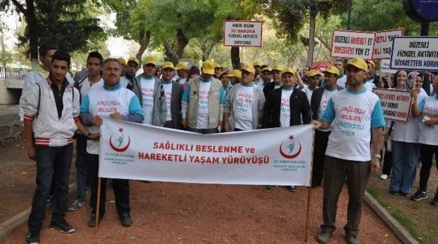 Sağlıklı Yaşama Dikkat &Ccedil;ekmek İ&ccedil;in Y&uuml;r&uuml;d&uuml;ler