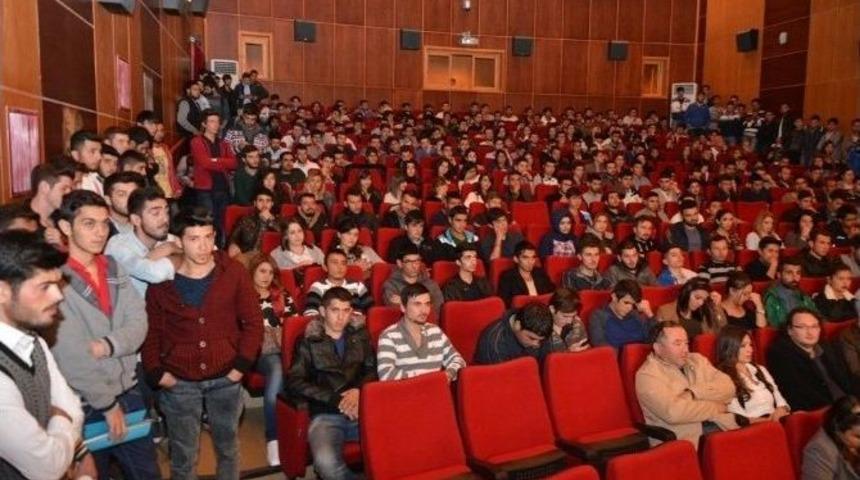 Başkan &Ouml;ztekin Elmalı Myo &Ouml;ğrencilerine Yurt M&uuml;jdesi Verdi