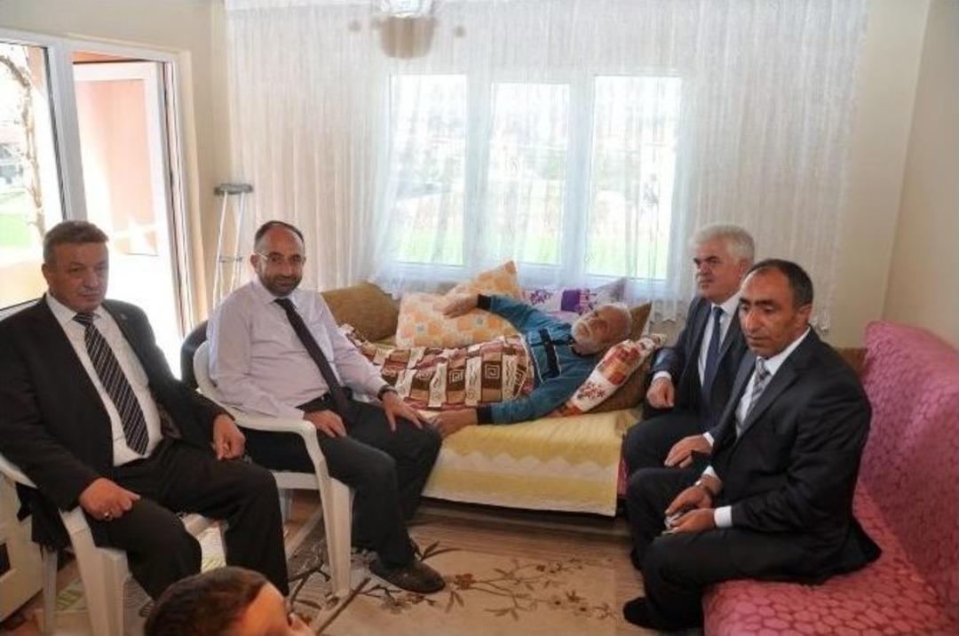 Başkan &Uuml;z&uuml;lmez Ertuğrul Gazi Mahallesine Konuk Oldu