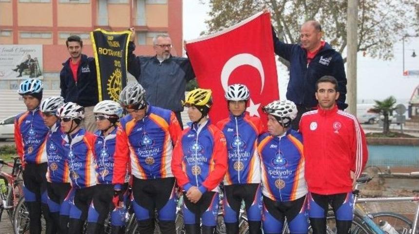 &Ccedil;ocuk Felci İ&ccedil;in Pedal &Ccedil;eviren 11 Bisiklet&ccedil;i Sinop&rsquo;a Ulaştı