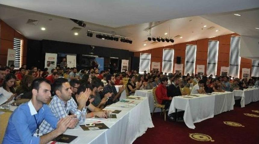 Ulusal Gen&ccedil;lik Parlamentosu Kuşadası&rsquo;nda Toplandı