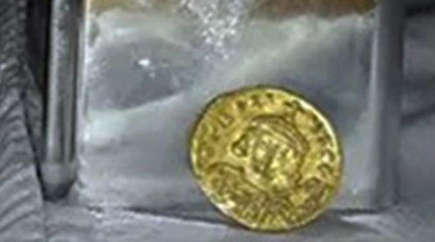 Tarihi Altın Sikkeye Değer Bi&ccedil;ilemiyor