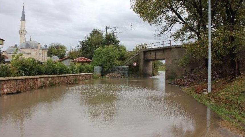Edirne&rsquo;de Yağmur Yaşamı Olumsuz Etkiledi
