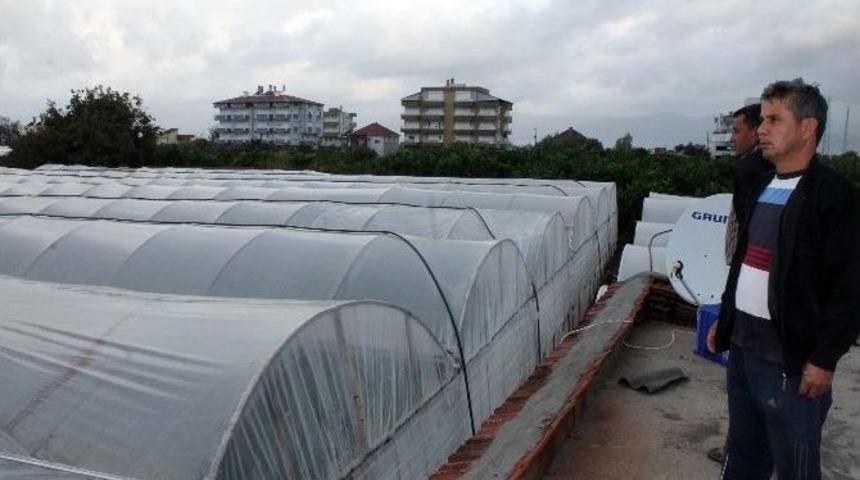 Hortum Ve Dolunun Ardından &Ccedil;ift&ccedil;iler Seralarını Tamire Başladı