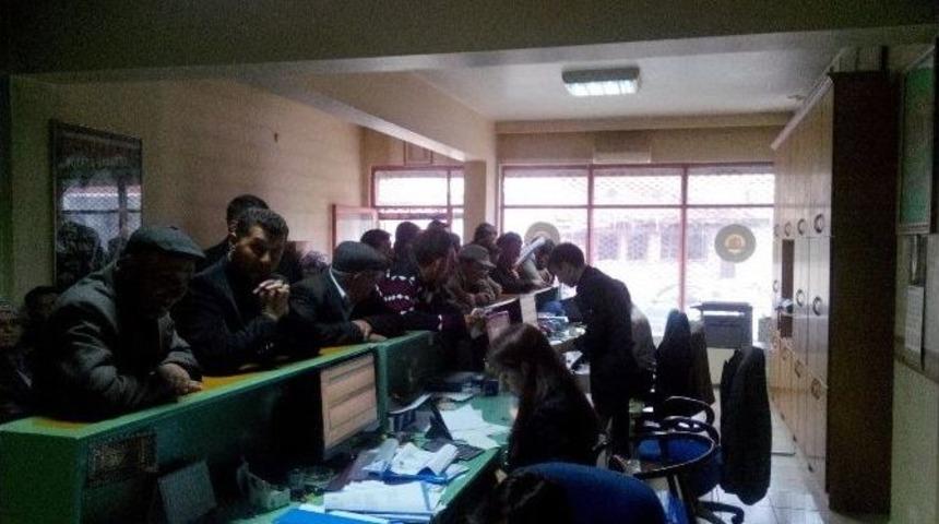 &Ccedil;ift&ccedil;iler Haşhaş Ekim Belgesi Hazırlıyor