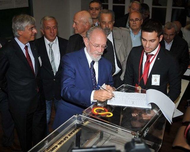 Başkan Adayı Alp Yalman Oy Kullandı 1