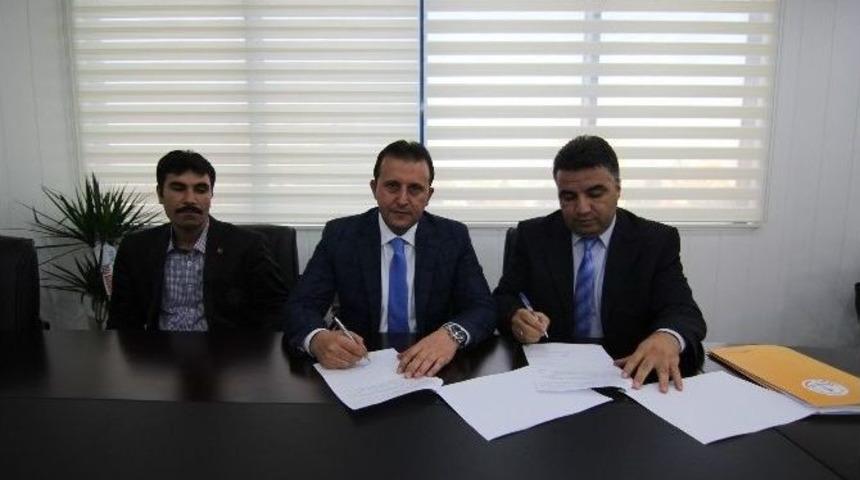 Menderes Belediyesi&rsquo;nden &Ouml;ğrencilere Kurs Desteği