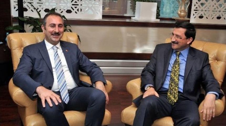 Ak Parti Genel Başkan Yardımcısı G&uuml;l&rsquo;den Başkan Ak&rsquo;a Ziyaret