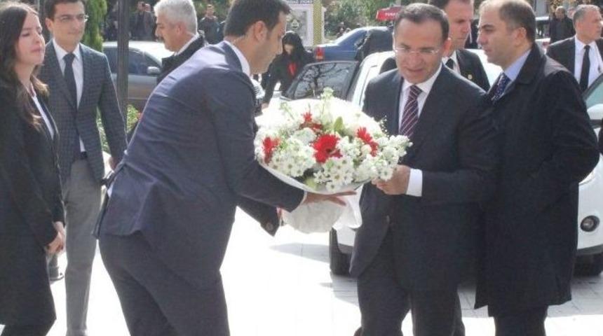 Adalet Bakanı Bekir Bozdağ&rsquo;dan &rsquo;sekreterya&rsquo; A&ccedil;ıklaması: