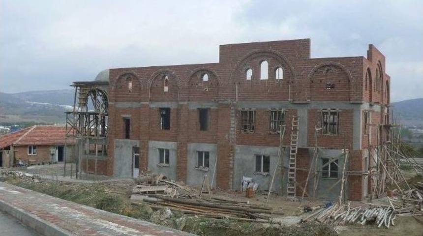 Medine Camii Yardım Bekliyor