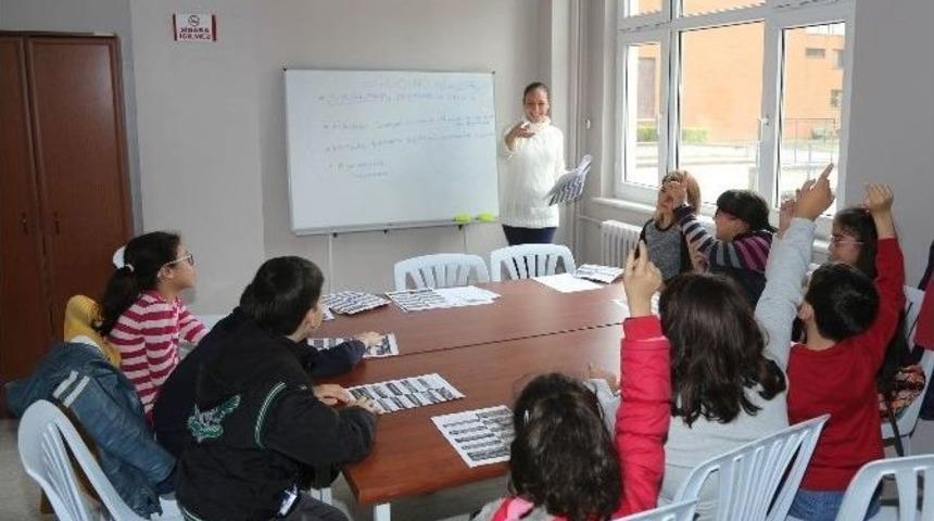 Eskişehir&rsquo;de &Ccedil;ocuklar İ&ccedil;in Grafik Ve Afiş At&ouml;lyeleri Kuruldu