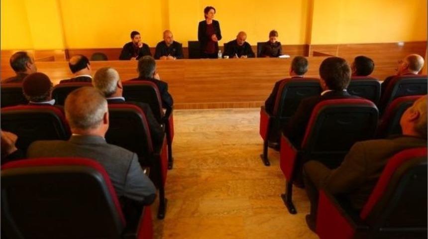 Edremit&rsquo;te Tarım Alanları Ve Sulama Sorunlarına İlişkin Brifing Verildi