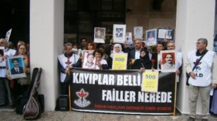 İzmir&rsquo;de Cumartesi Anneleri&rsquo;ne Destek Eylemi