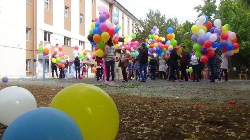 Erzincan Da Balon Şenliği G&ouml;ky&uuml;z&uuml;nde Renkli Sahneler Oluşturdu