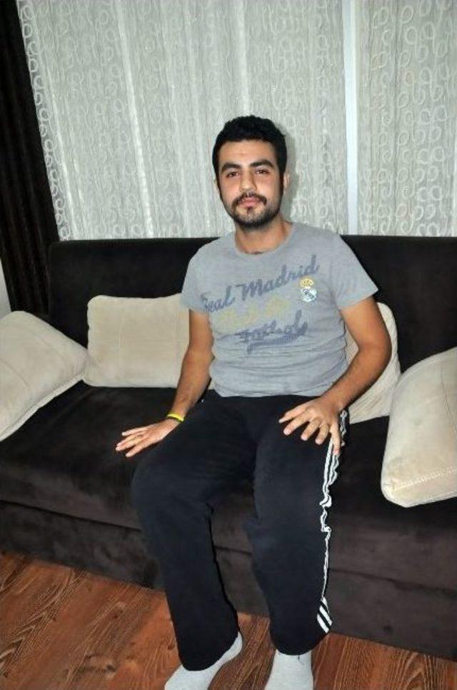 Mazgalda Sıkışan Yavru K&ouml;pekler Kurtarılana Kadar Anneleri Başında Bekledi 2