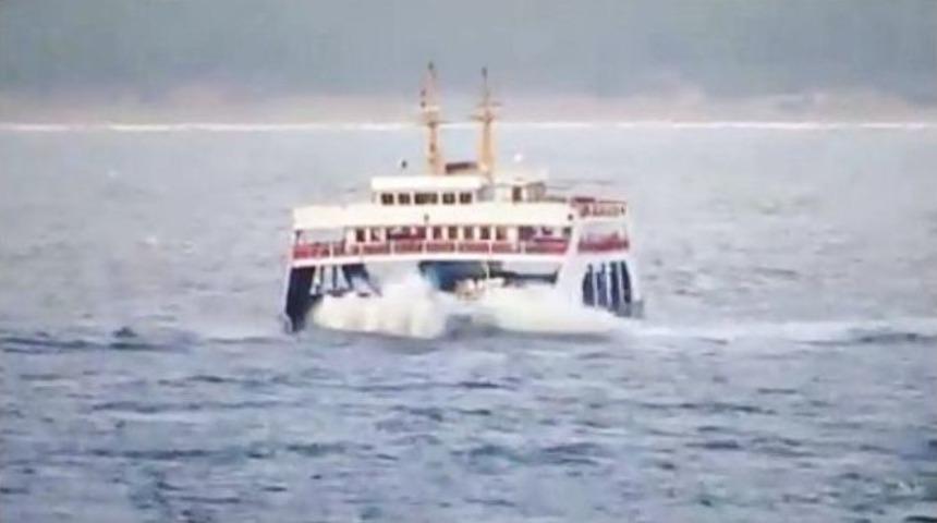 Feribotun Dalgalarla Dansı