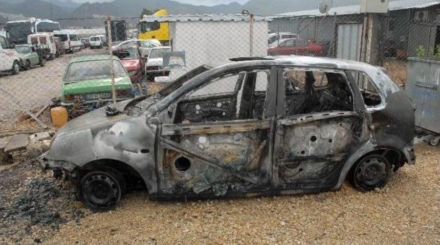 Fethiye&rsquo;de Ara&ccedil;la Birlikte İ&ccedil;indeki Şahıs K&uuml;l Oldu