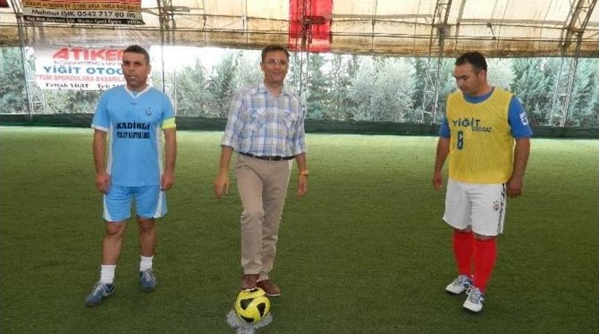 Kadirli&rsquo;de Kurumlar Arası Futbol Turnuvası Başladı