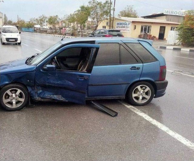 Manisa’da Yağışlı Hava Kaza Getirdi