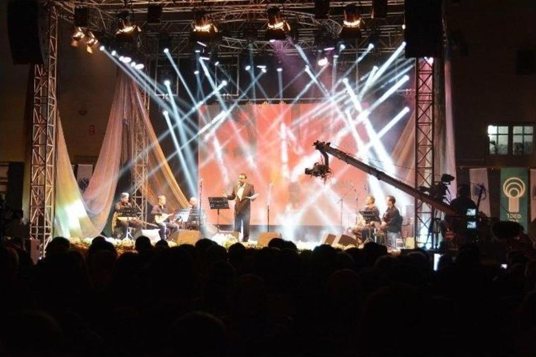 Abdurrahim Karako&ccedil; Manisa&rsquo;da Şiir Ve T&uuml;rk&uuml;lerle Anıldı