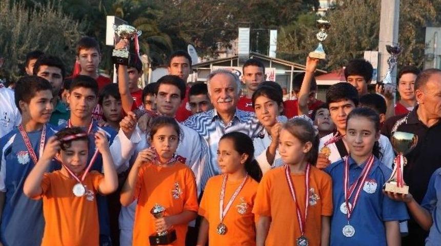 Bayraklı&rsquo;da K&ouml;t&uuml; Alışkanlıkların İlacı Spor