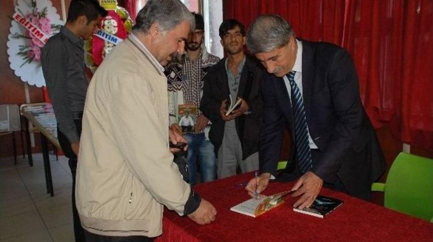 Doğan, Okuyucularıyla Buluştu