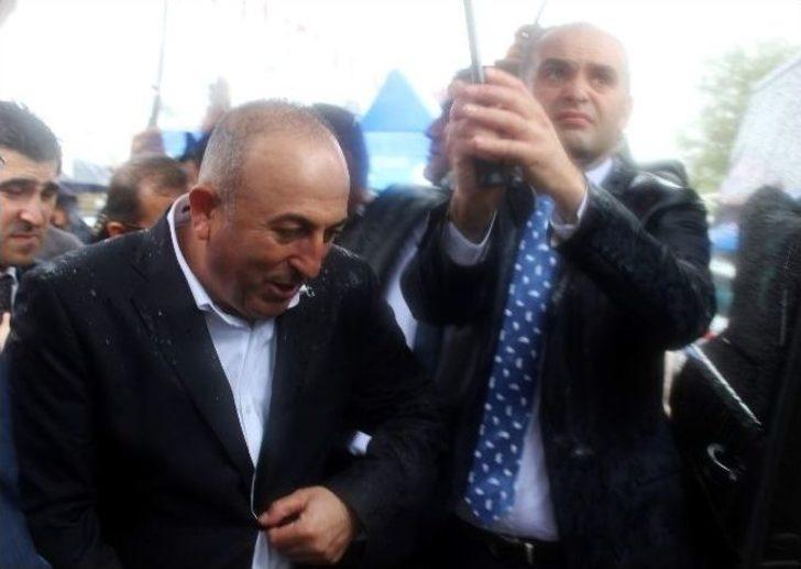 Şiddetli Yağmur Nedeniyle Bakan Güreşleri Seyredemedi G5