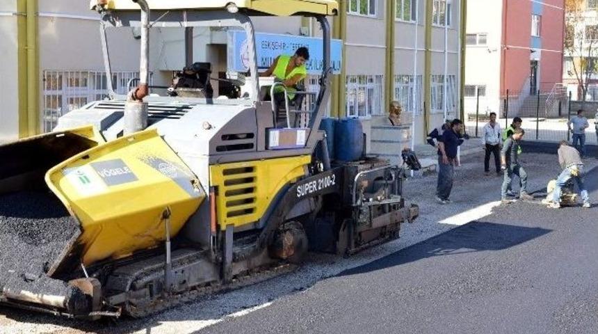 Tepebaşı Belediyesi Asfaltlama &Ccedil;alışmalarına Devam Ediyor