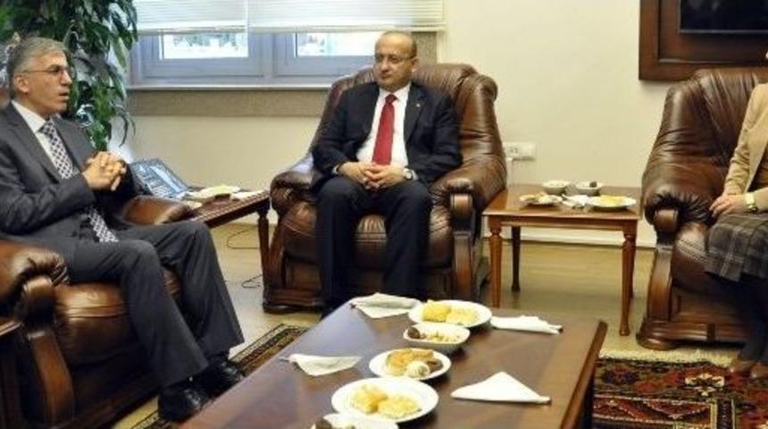 Başbakan Yardımcısı Akdoğan Aksaray&rsquo;da