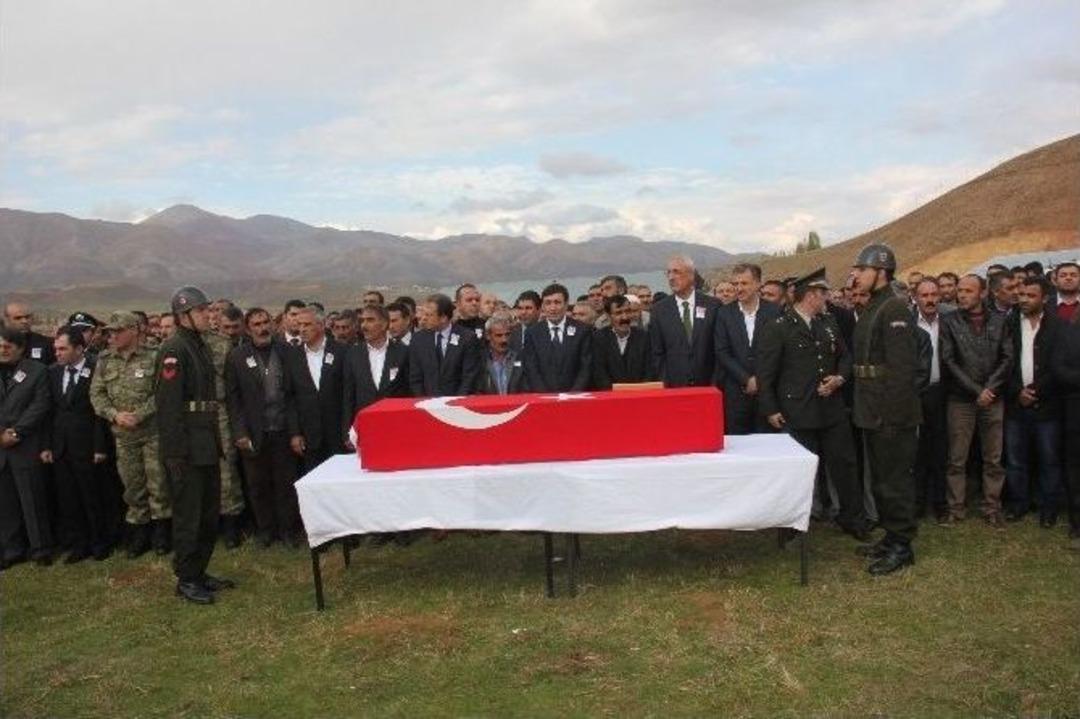 Şehit Asker Bing&ouml;l&rsquo;de Toprağa Verildi