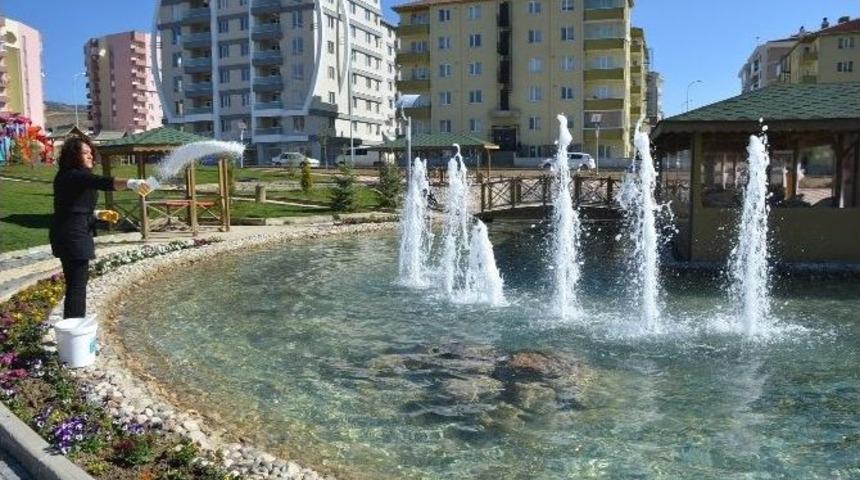 Boz&uuml;y&uuml;k Belediyesi&rsquo;nden S&uuml;s Havuzlarına Bakım