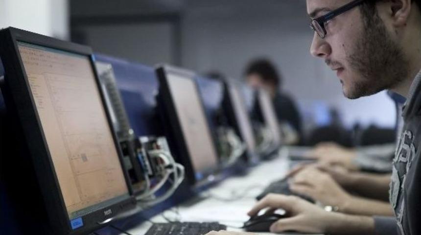 Gen&ccedil;ler &Uuml;retime Ge&ccedil;iyor