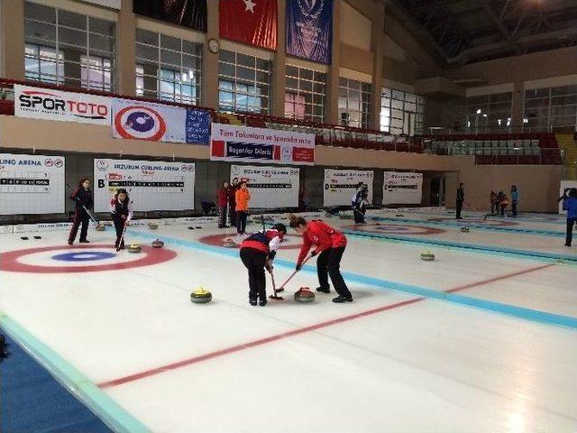 Erzurum’da Curling Heyecanı