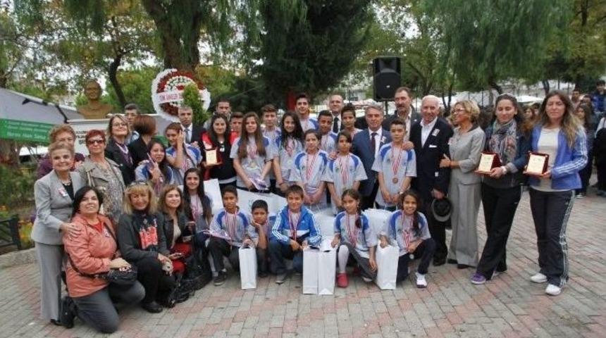 İzmir&rsquo;in Annesi İ&ccedil;in Koştular