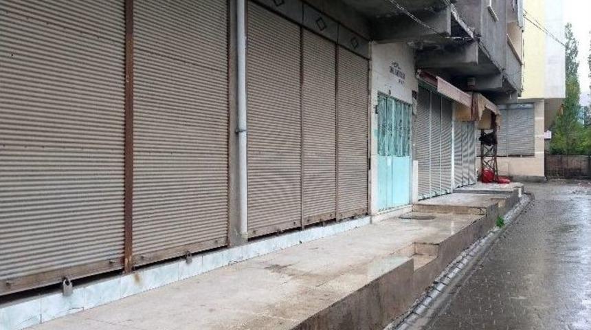 Doğubeyazıt&rsquo;ta Esnaf Kepenk A&ccedil;madı