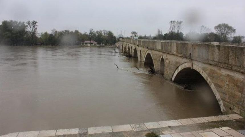 Meri&ccedil; Ve Tunca Nehirleri Alarm Veriyor