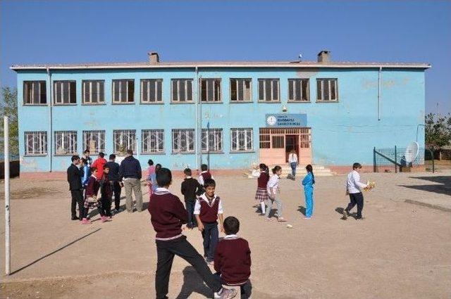 Öğrenciler İlk Defa Boks Eldiveni Ve Masa Raketleri İle Tanıştı