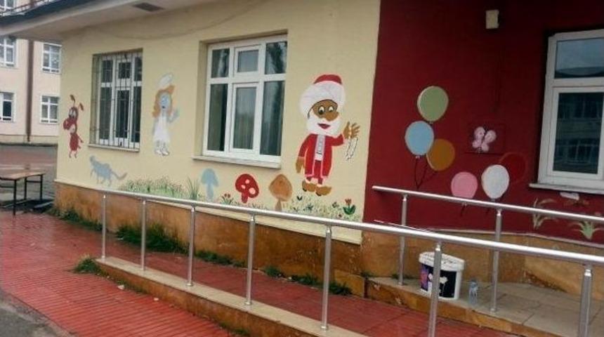 Kangal Anaokulunun Duvarları Boyandı