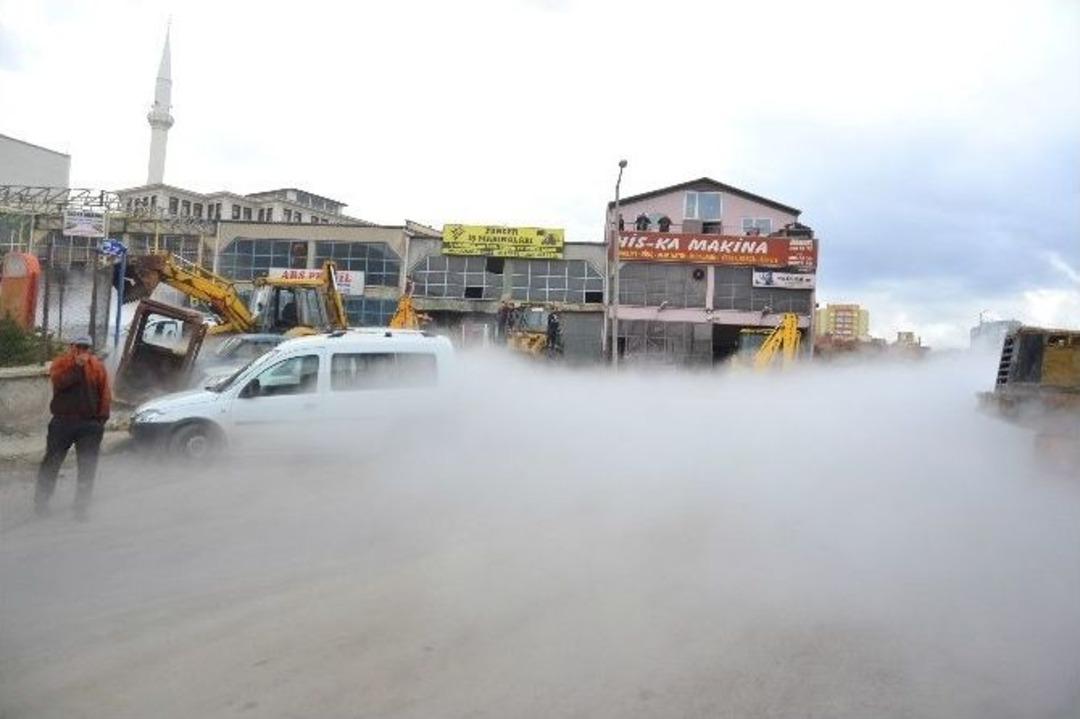 Buz İmalathanesinde Patlama: 5 Kişi Yaralandı