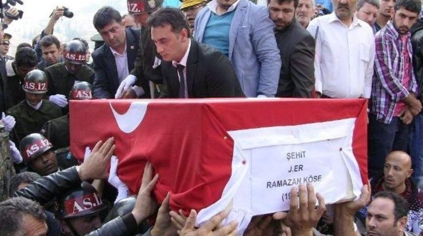 Şehit Er Ramazan K&ouml;se Artvin&rsquo;de G&ouml;zyaşlarıyla Uğurlandı