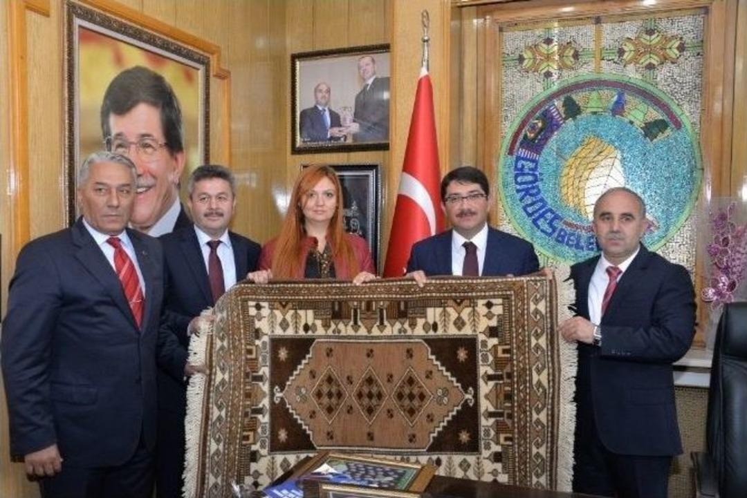 Başkan &Ccedil;elik G&ouml;rdes&rsquo;e &Ccedil;ıkarma Yaptı