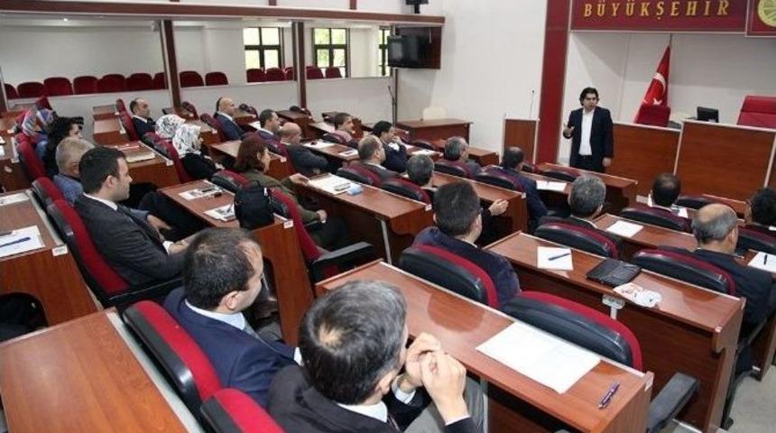 Sakarya B&uuml;y&uuml;kşehir Belediyesi Kurum İ&ccedil;i Personel Eğitimlerine Devam Ediyor