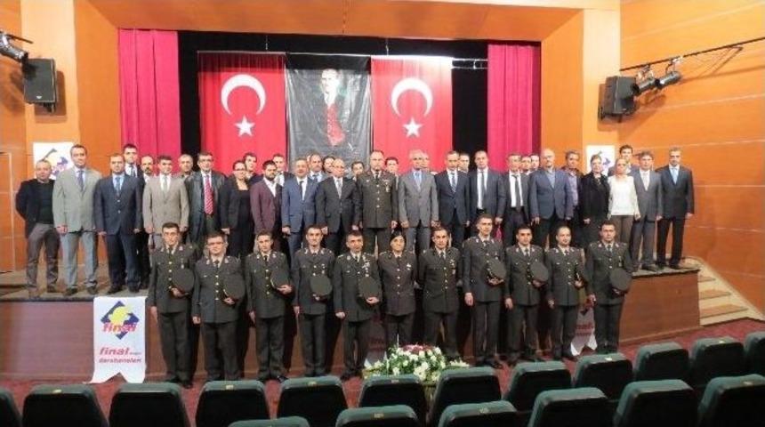 Mehmet&ccedil;ik Dershanelerine Kaynak Kitap Yardımı Yapıldı