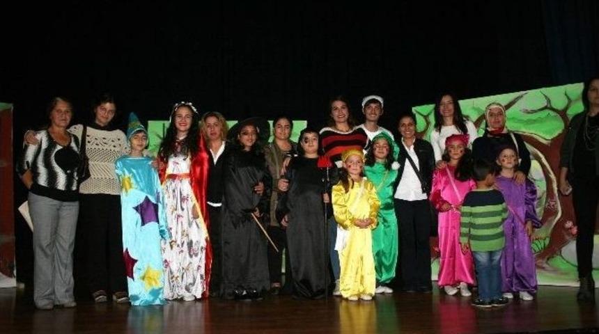 Minik Tiyatrocular Kendine Hayran Bıraktı