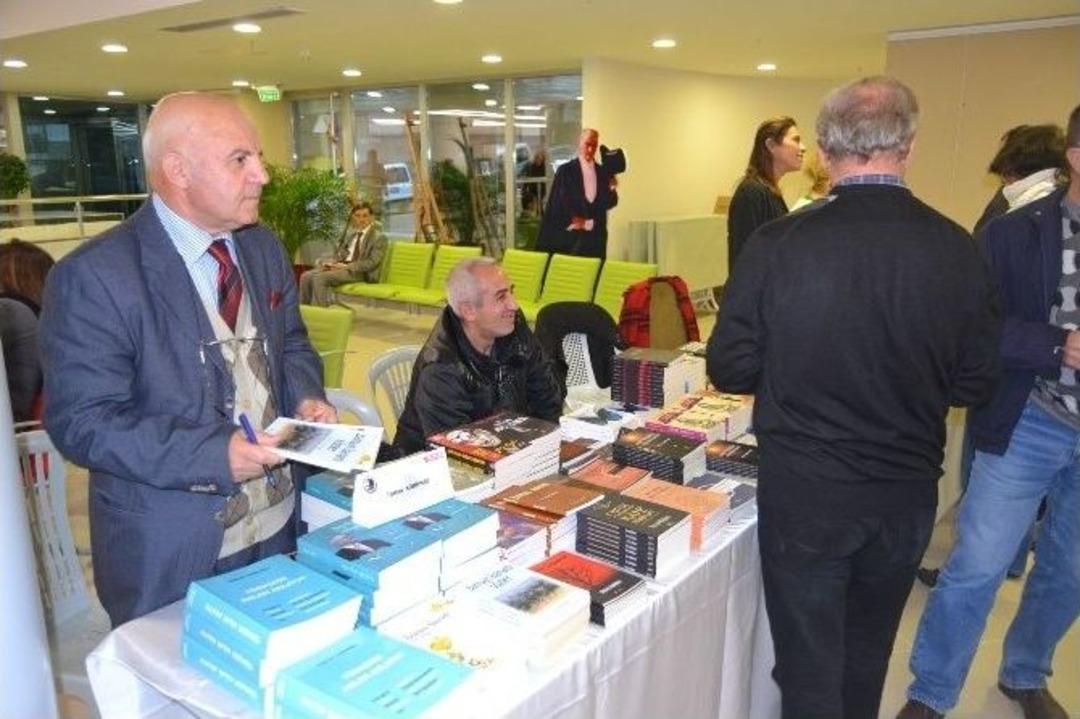 Kartal&rsquo;da Yazarlar Okurlarıyla Buluştu