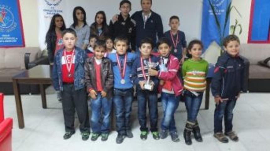 Yozgat Gen&ccedil;lik Merkezi Satran&ccedil; Turnuvası D&uuml;zenledi