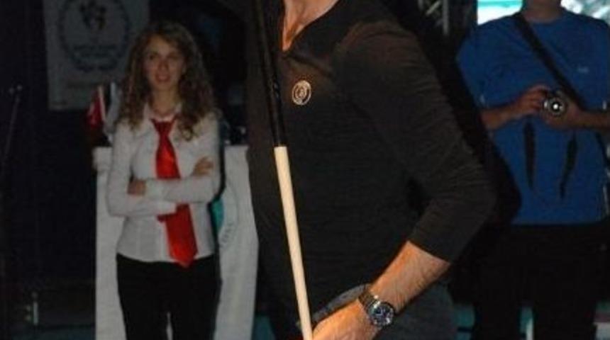 Semih Saygıner D&uuml;nya Şampiyonunu Masaya Yatırdı