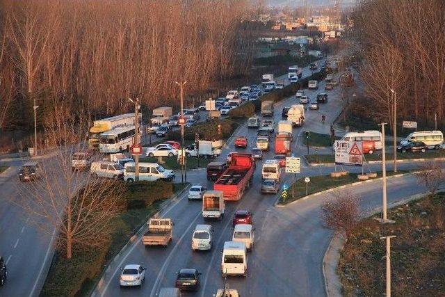 Eski Gemlik Yolu’na Yoncalı Neşter